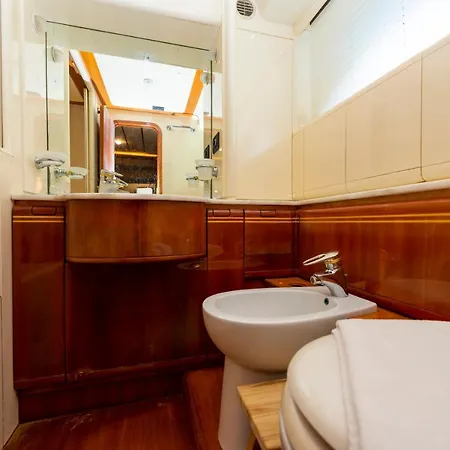 Hotell Odin Luxury Motor Yacht Dalaman