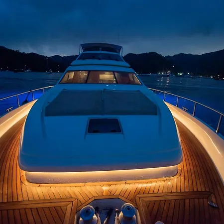 Hotell Odin Luxury Motor Yacht *