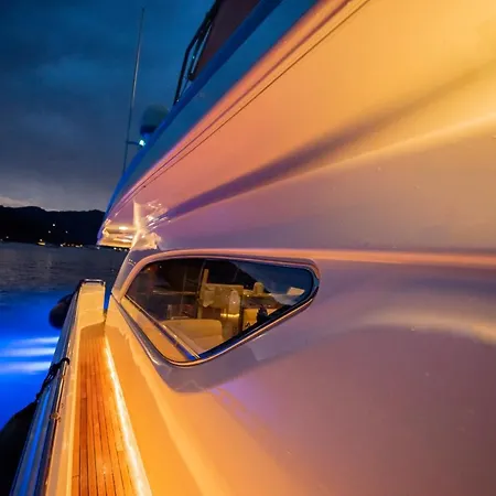 Odin Luxury Motor Yacht Hotell *