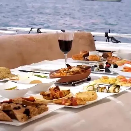 Hotell Odin Luxury Motor Yacht *